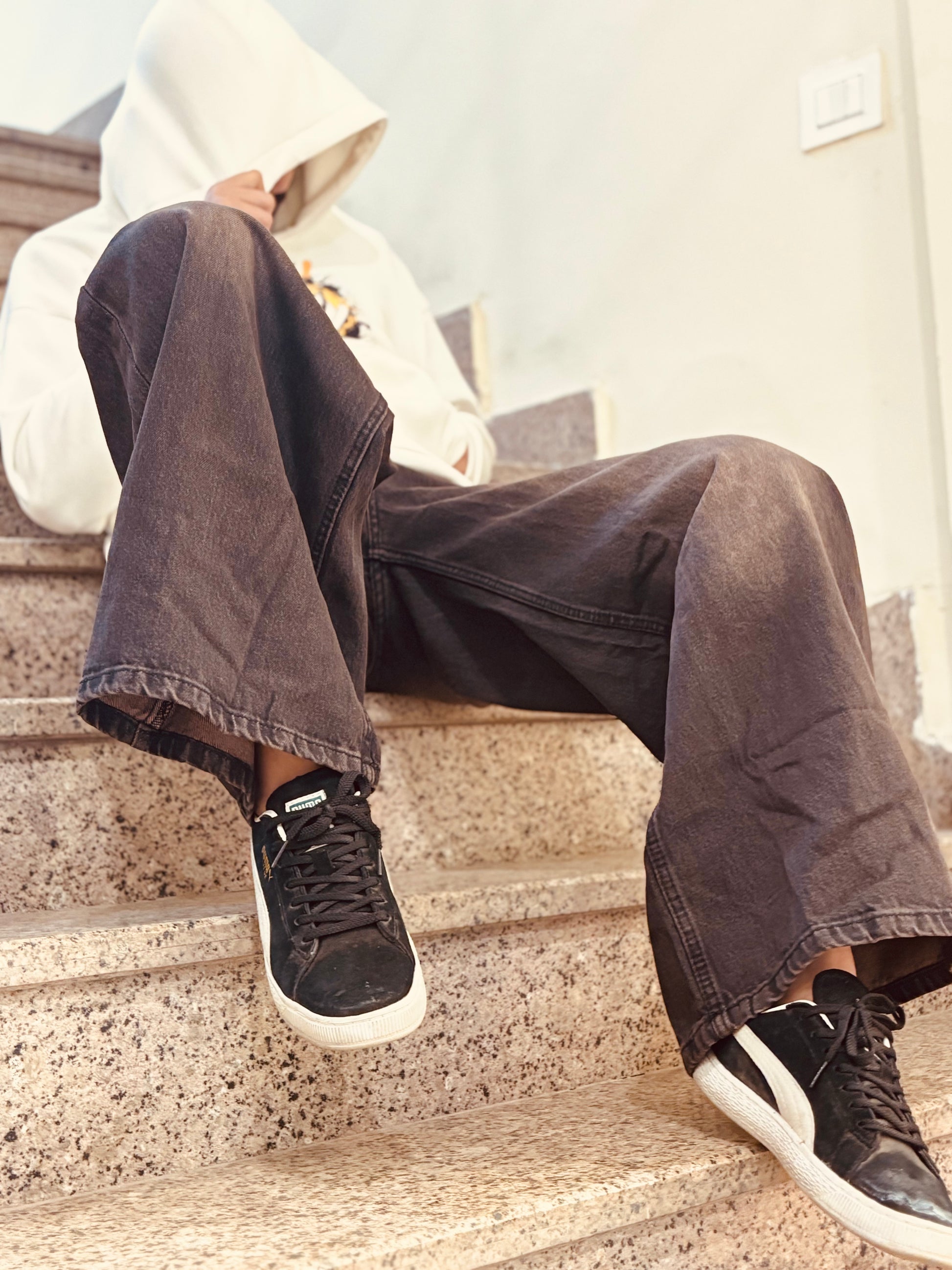 Men's Super Baggy Wide Leg Vintage Dusty Pink Wash Jeans Sitting View