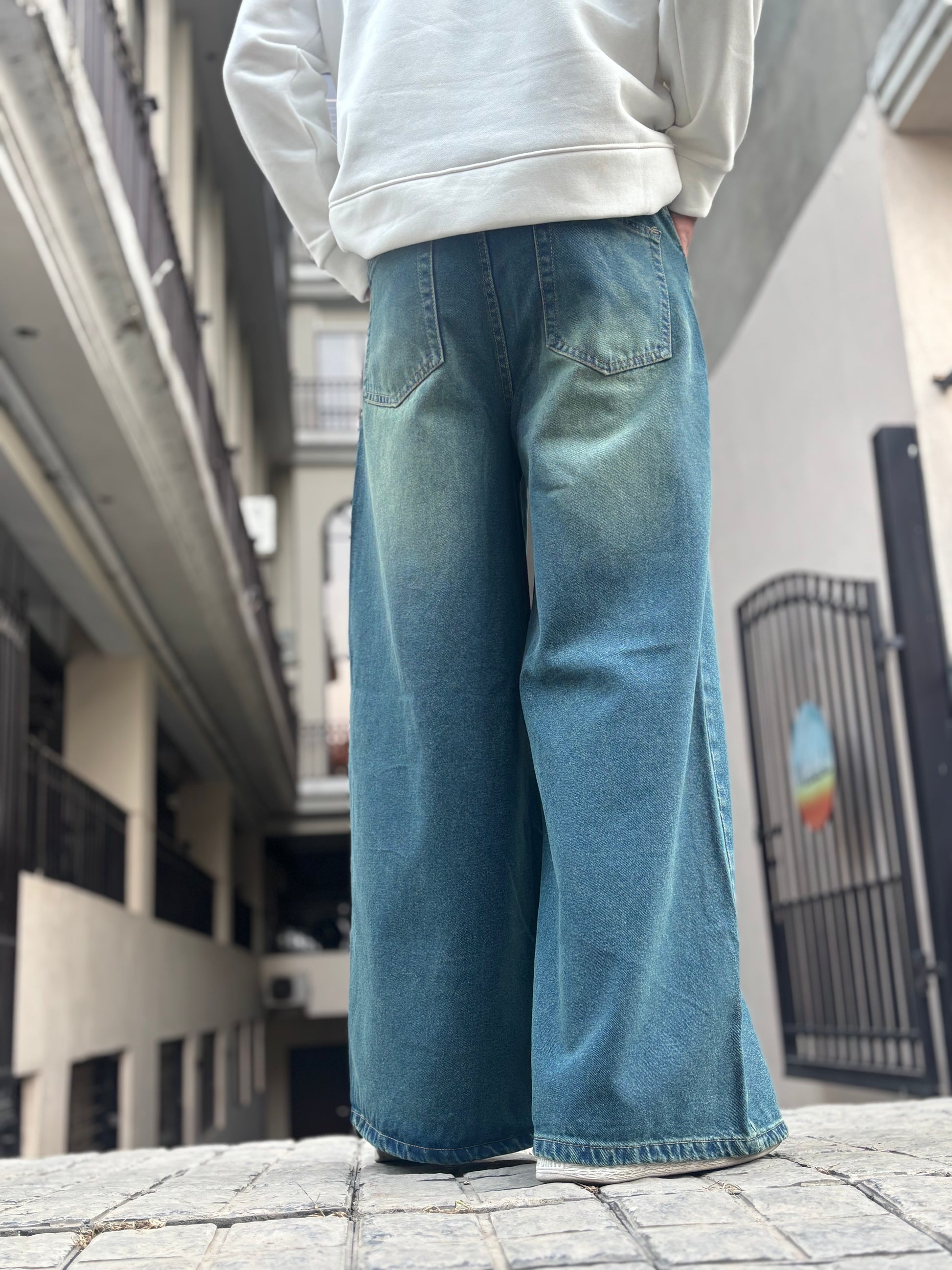 Men's Super Baggy Wide Leg Vintage Light Bluishgreen Wash Jeans Back View