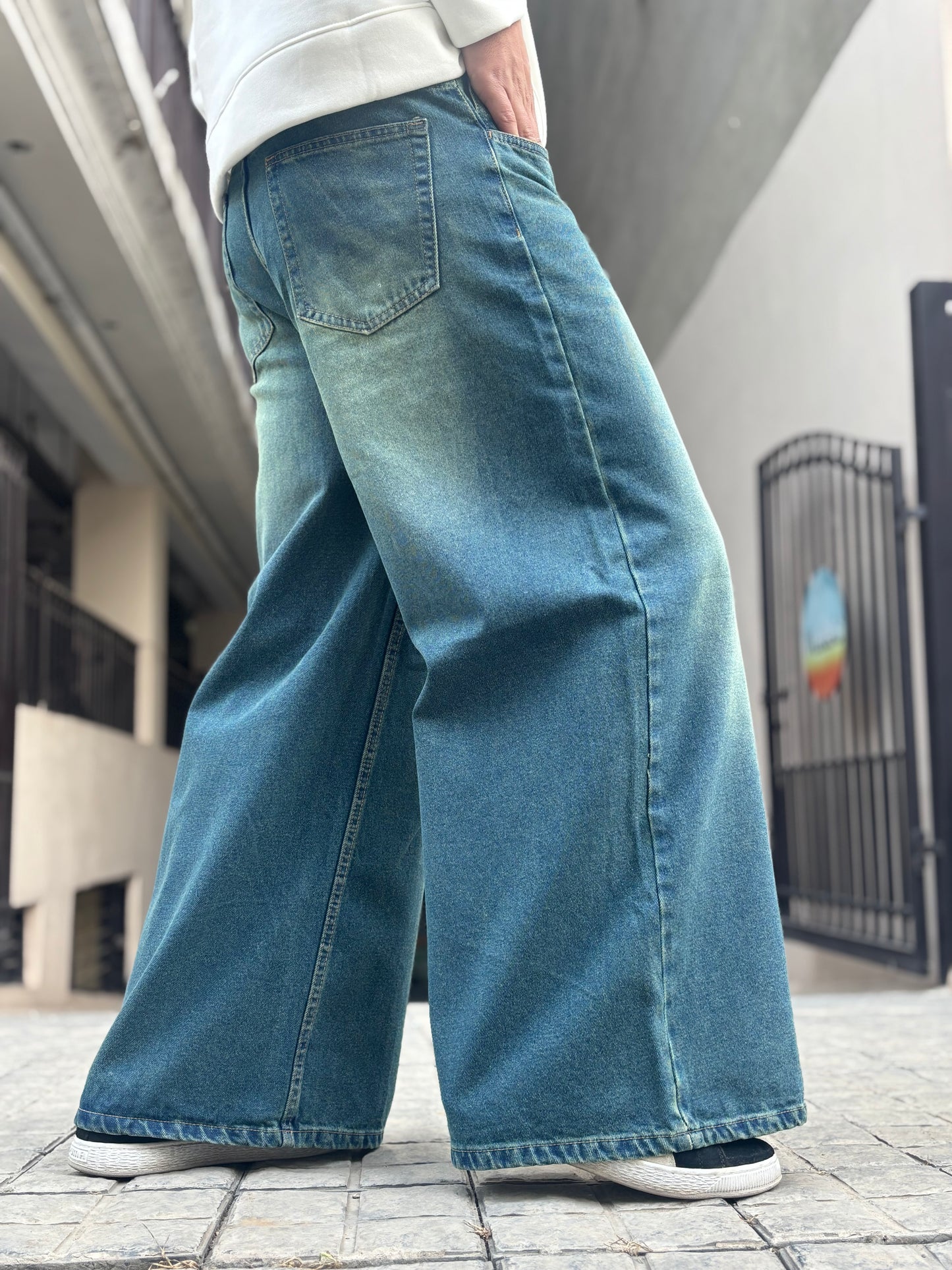 Men's Super Baggy Wide Leg Vintage Light Bluishgreen Wash Jeans Side View