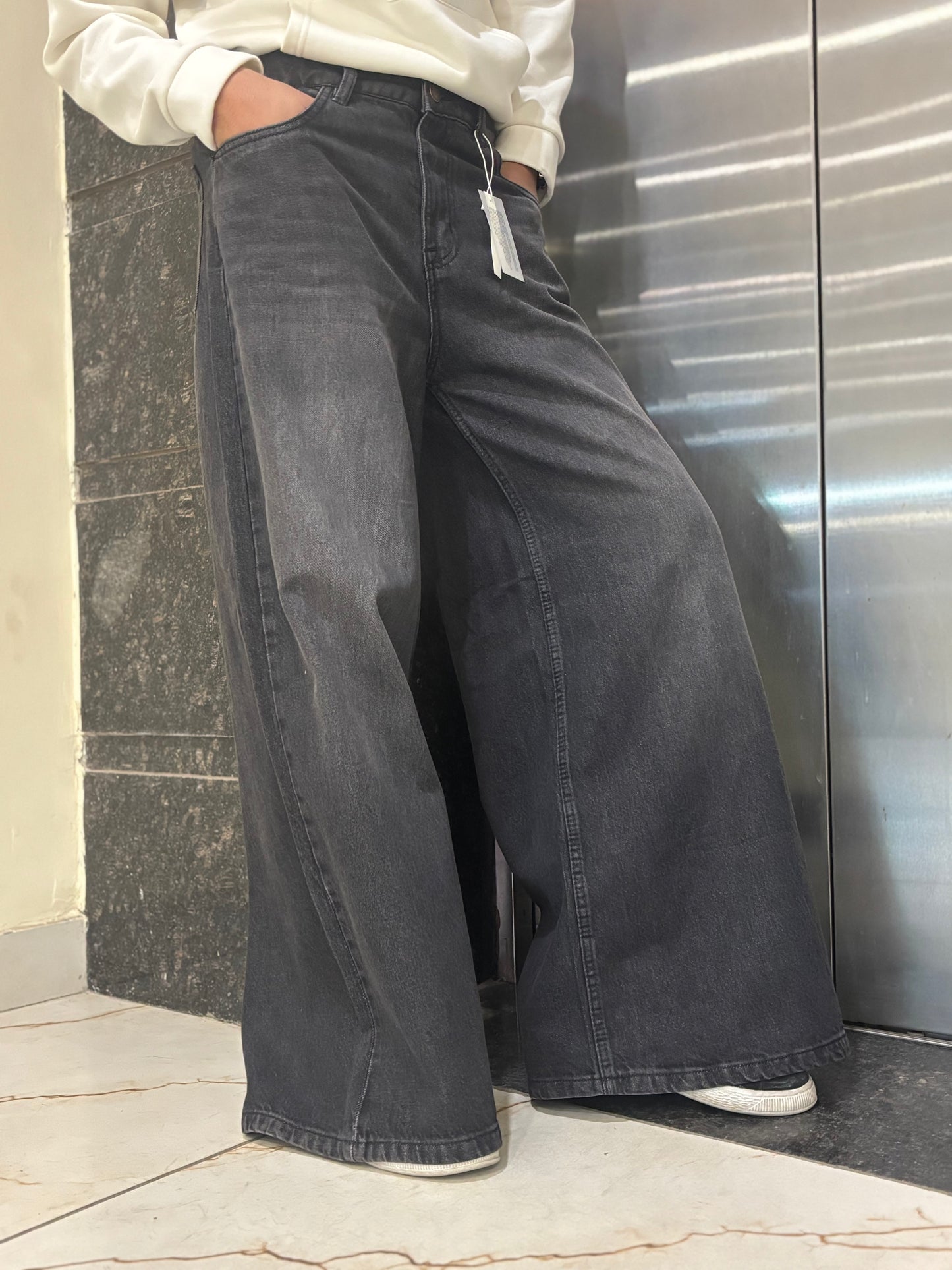 Men's Super Baggy Wide Leg Grey Wash Jeans Side View