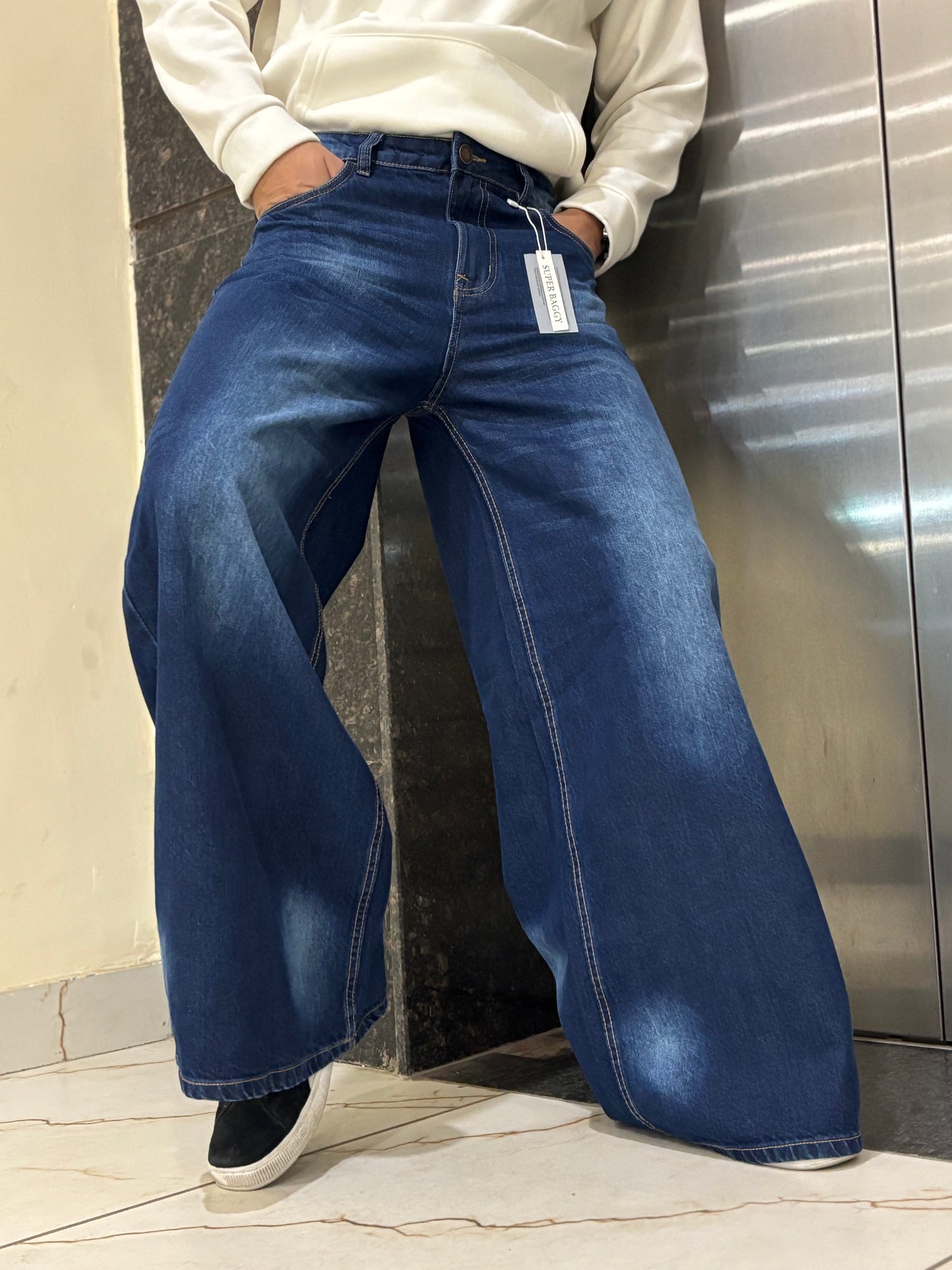 Men's Super Baggy Wide Leg  Dark Blue Wash Jeans Close View