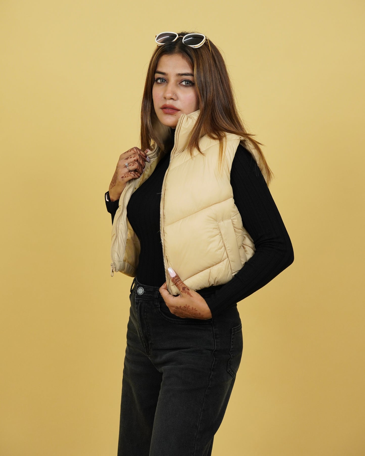 Women’s Beige Sleeveless Puffer Jacket
