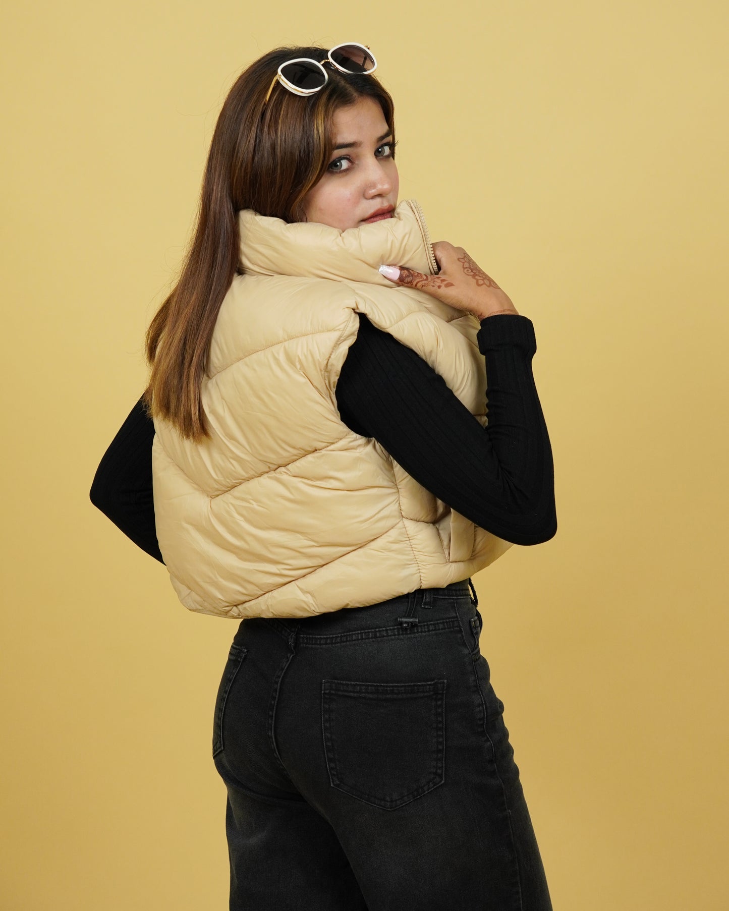 Women’s Beige Sleeveless Puffer Jacket