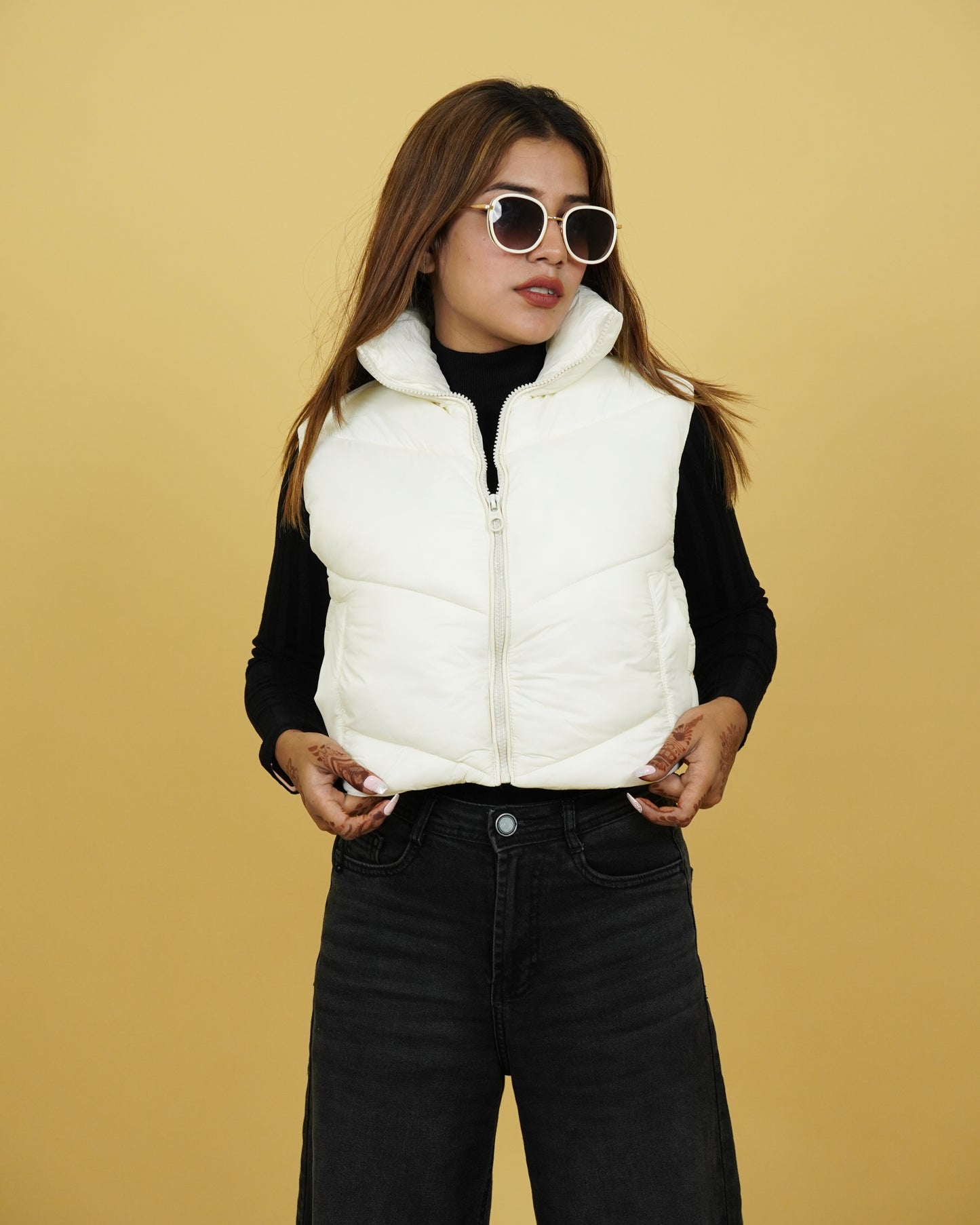 Women’s White Sleeveless Puffer Jacket