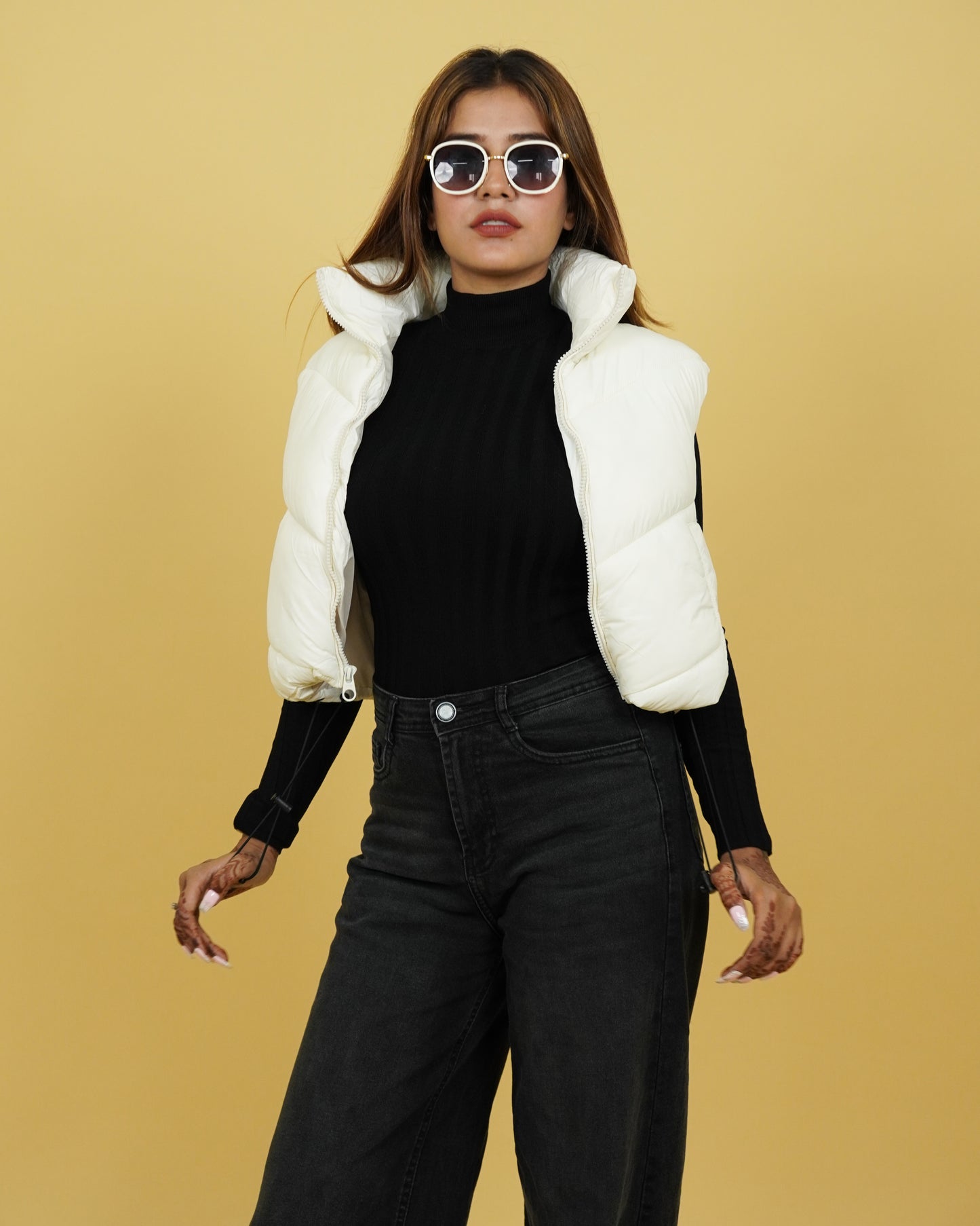 Women’s White Sleeveless Puffer Jacket