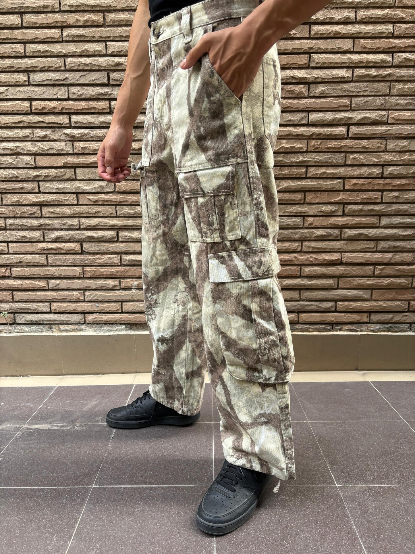 Men's 8 Pocket Realtree Camo Wide Leg Baggy Cargo Pants