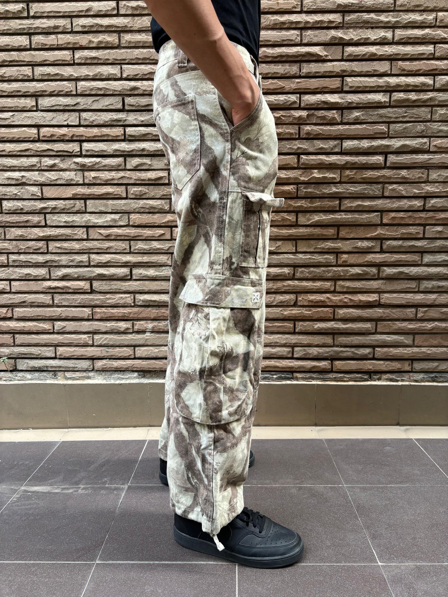 Men's 8 Pocket Realtree Camo Wide Leg Baggy Cargo Pants