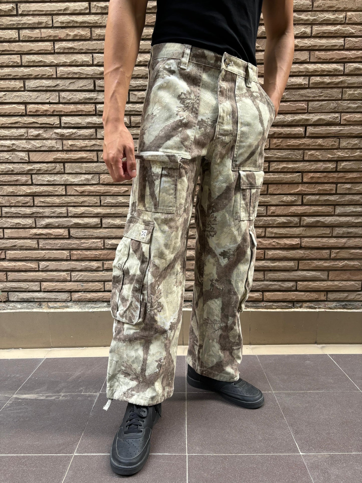 Men's 8 Pocket Realtree Camo Wide Leg Baggy Cargo Pants