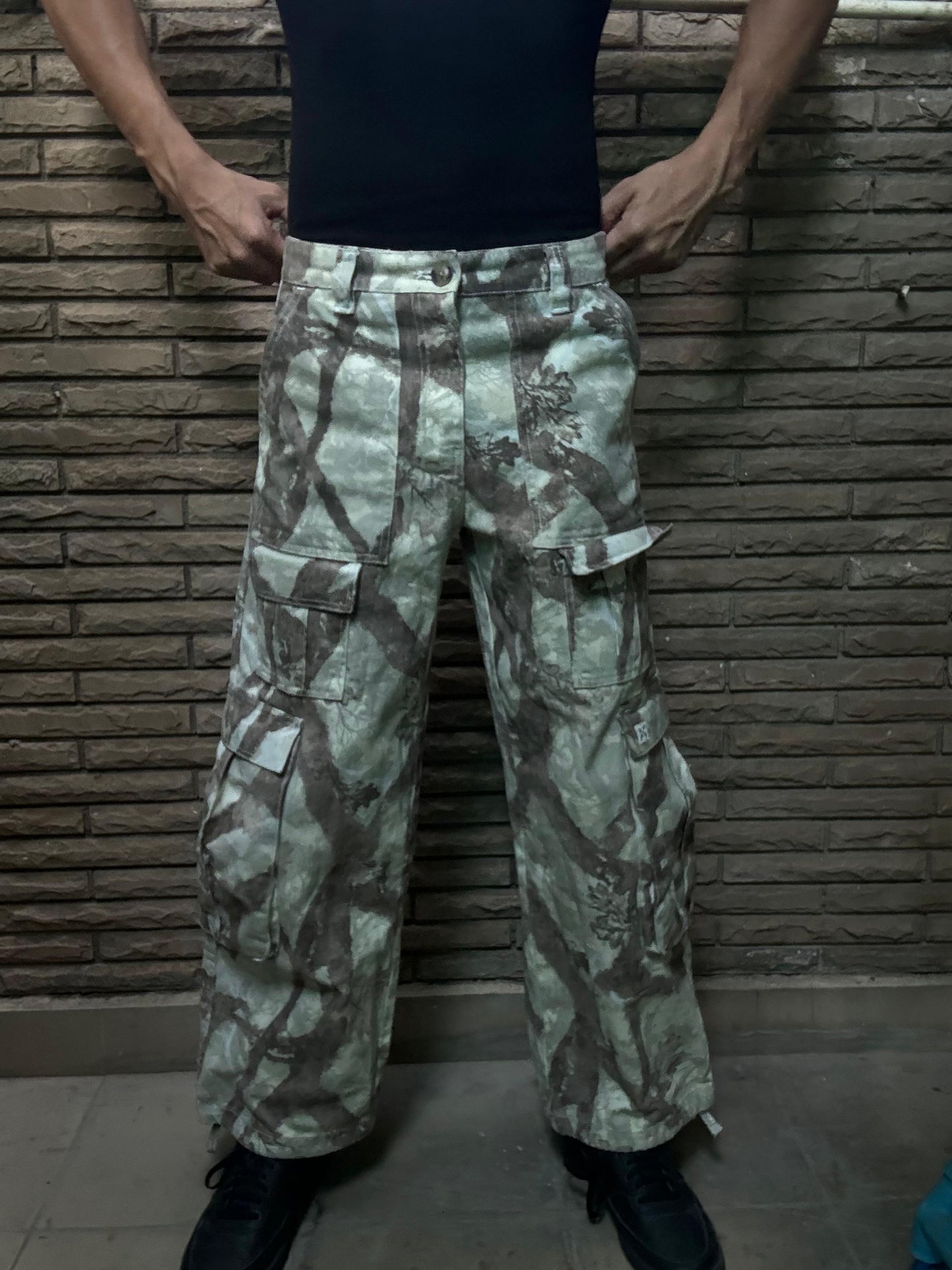 Men's 8 Pocket Realtree Camo Wide Leg Baggy Cargo Pants